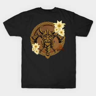 The fearless viking with Helmet with horns. T-Shirt